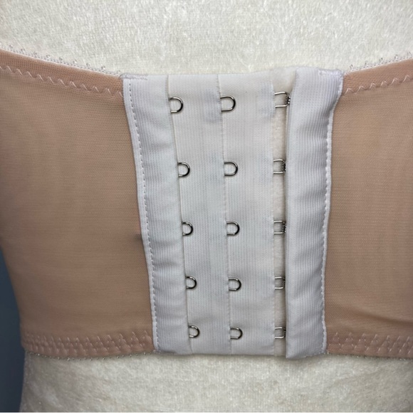 Victoria's Secret • 34DD Lined Demi Crop Top Bustier - Picture 9 of 10